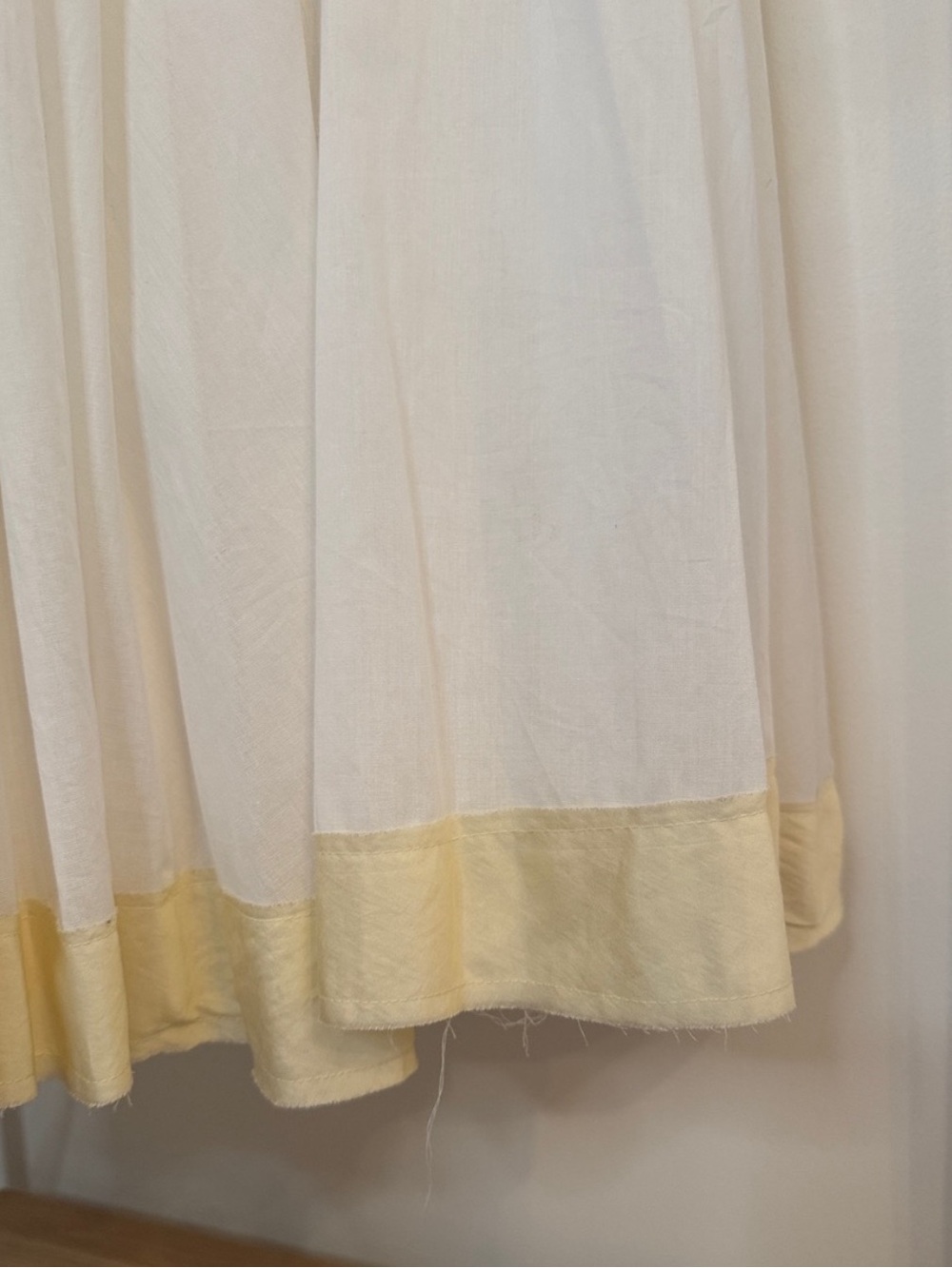 NEW 🍁 FALL LUXURY MIDI SKIRT SIZE M
🚨NO DISCOUNT ON THIS SKIRT - Picture 5 of 15